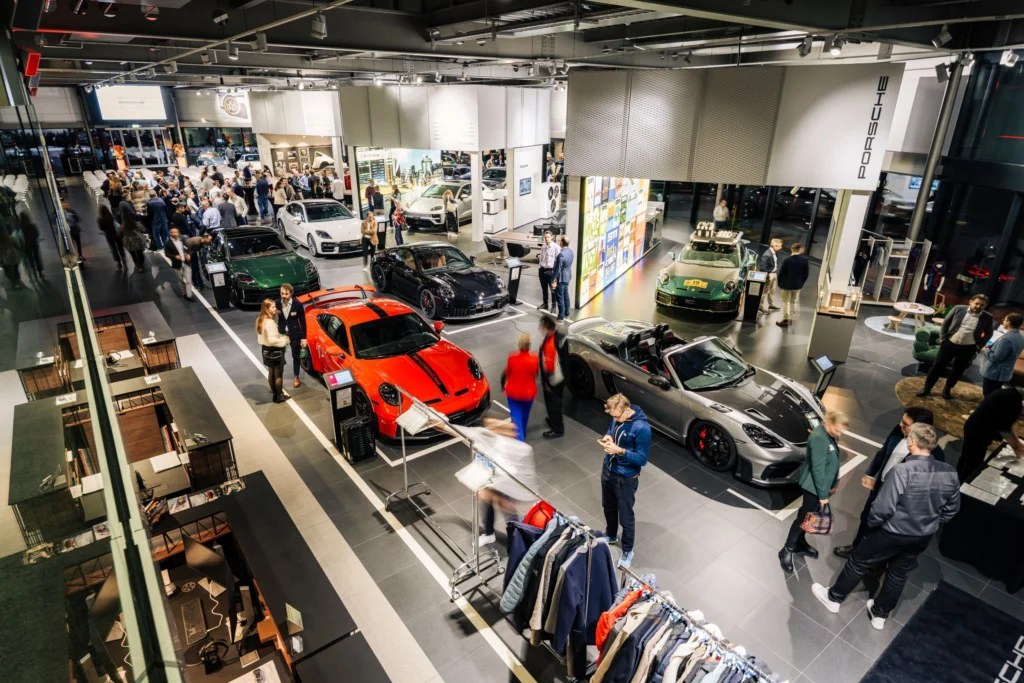 Porsche Zentrum Zug im Rampenlicht